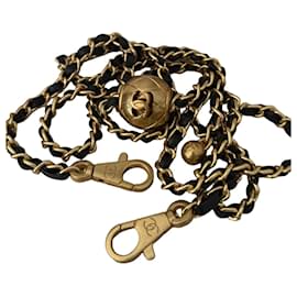 Tracolla Chanel in pelle e catena placcata oro