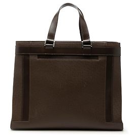 Louis Vuitton Marrone Taiga Kasbek PM