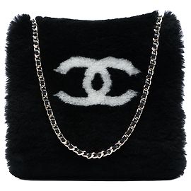 Borsa a tracolla Chanel Black CC in shearling