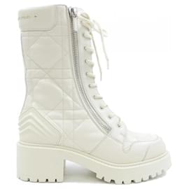Christian Dior Cannage gesteppte Kalbsleder-Stiefel