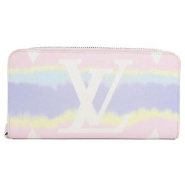 Carteira longa Louis Vuitton LV Escale Zippy em canvas revestido