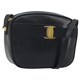 Borsa a Spalla Salvatore Ferragamo Vala in Pelle Nera e Oro Auth BA13929
