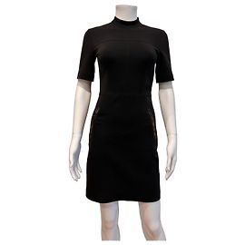 Louis Vuitton Vestido Preto Detalhes Monogram
