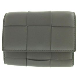 Cartera de cuero gris de tres pliegues Bottega Veneta