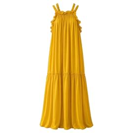 Gelbes Maxikleid mit Rüschen von Ulla Johnson