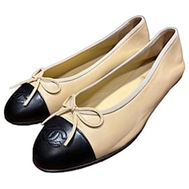 Chanel Two-Tone Ballerinas aus Leder - 38,5
