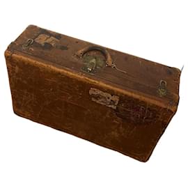 Valise Antique Louis Vuitton en Cuir