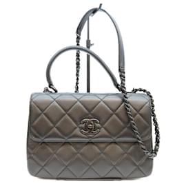 Borsa a tracolla Chanel Black Lambskin Trendy CC piccola