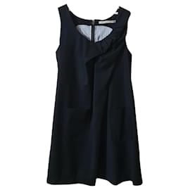 Gestuz Vestido Negro Sin Mangas con Volantes