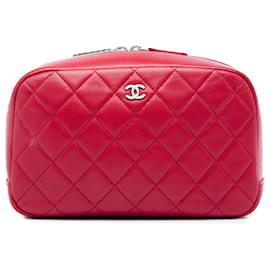 Pochette cosmetica Curvy in agnello trapuntato rosso Chanel Taglia Medium