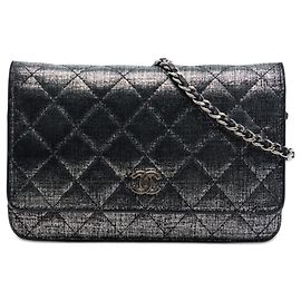 Portafoglio con catena Chanel Gray CC in tessuto metallizzato trapuntato