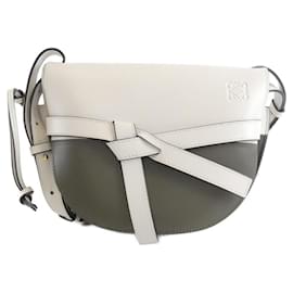 Piccola borsa a tracolla in pelle di vitello Loewe Gate