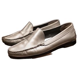 Mocassini Tod's Gommino in pelle argento
