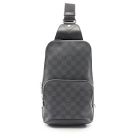 Borsa a tracolla Louis Vuitton Avenue in Damier Graphite