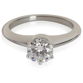 Anello da fidanzamento Tiffany & Co. con diamante taglio brillante rotondo da 0,82 ct