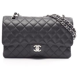 Borsa a tracolla Chanel Matelassé Double Flap in nero