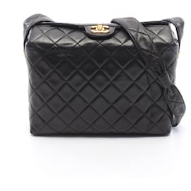Borsa a tracolla Chanel Matelassé in agnello nero