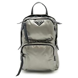 Borsa a tracolla in nylon e pelle Prada