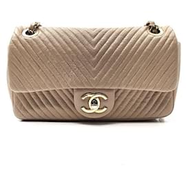 Chanel Borsa a tracolla con catena Chevron