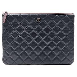 Clutch Clásica de Piel de Cordero New Medium - Chanel