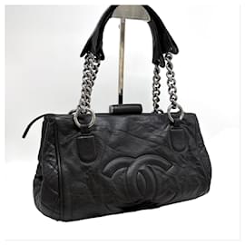 Chanel Borsa a tracolla con catena logo CC Nera