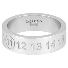 Anello in argento con logo con numerazione incisa - Maison Martin Margiela