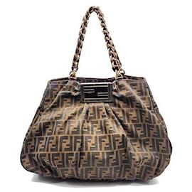 Fendi Borsa a Spalla con Catena Juka Mia Large