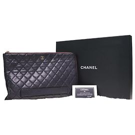 Chanel Clutch Limited Edition Caviar Large