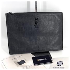 Saint Laurent Clutch in pelle Monogram Nero