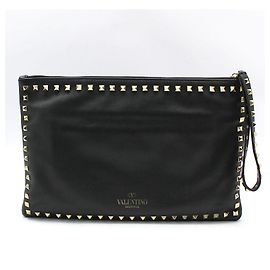 Valentino Clutch con tracolla larga in pelle nera con borchie dorate