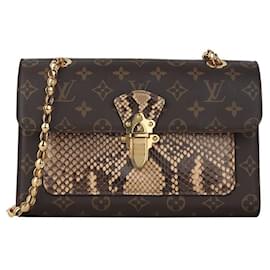 Louis Vuitton Borsa a tracolla con patta Monogram Python Biguato Gold Chain