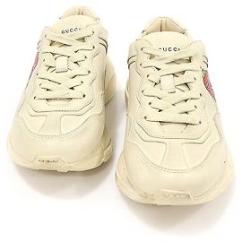 Gucci Ivory Leder Damen-Sneaker mit Erdbeerprint und Messing