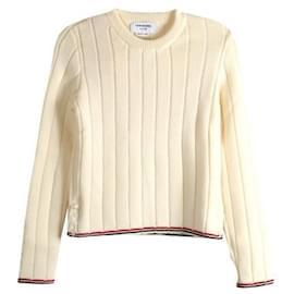 Strickpullover mit Rundhalsausschnitt und Nadelrippenstrick - Thom Browne