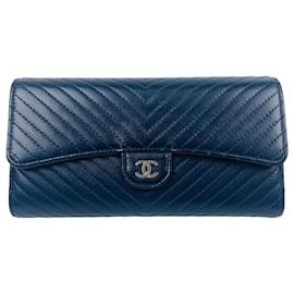 Chanel Langer Portemonnaie Soft Caviar Chevron Silver Series