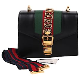 Gucci Mini borsa a tracolla Sylvie con catena dorata