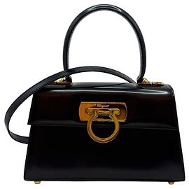 Salvatore Ferragamo Kleiner East West Iconic Top Handle Tote Bag Schwarz