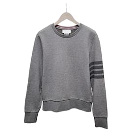 Sudadera de cuello redondo tonal con rayas grises y bordados - Thom Browne