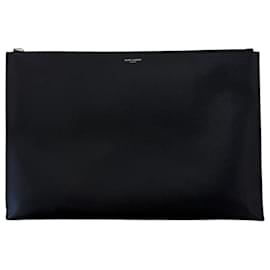 Saint Laurent Grande clutch in pelle nera