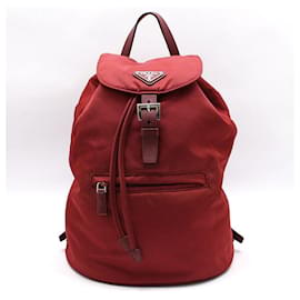 Prada Zaino in nylon Pocono rosso con logo a triangolo argento