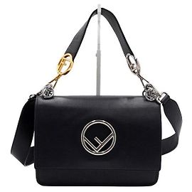 Fendi Borsa Tote e Borsa a Spalla in pelle di vitello nera con logo FF Can Eye