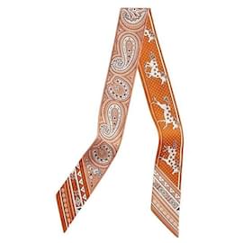 Hermès Pañuelo Twilly de seda Cheval de Coeur Bandana para mujer