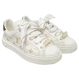 Louis Vuitton Monogram Timeout Sneaker in Weißgold