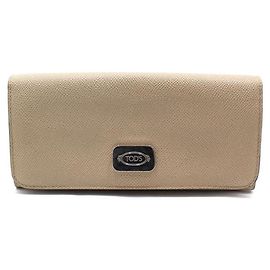 Tod's Cartera larga de cuero beige con detalles plateados