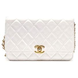 Chanel Mini borsa a tracolla WOC in pelle di agnello con chiusura a scatto