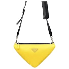 Prada Bolsa de ombro em couro Vitello Triangle Saffiano