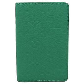 Louis Vuitton Portapassaporto in pelle con monogramma verde