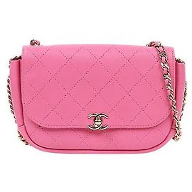 Chanel Borsa a tracolla trapuntata con catena rosa