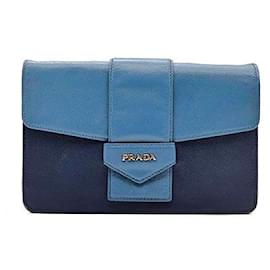 Borsa a tracolla con patta bicolore in Saffiano - Prada