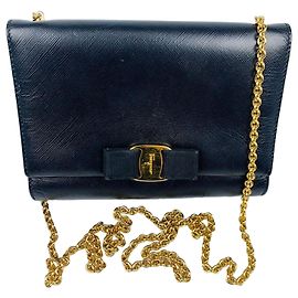 Borsa a tracolla Ginny Salvatore Ferragamo Black Saffiano Gold Bar Ribbon