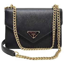 Borsa a tracolla a bustina con catena e logo triangle in Saffiano nero - Prada